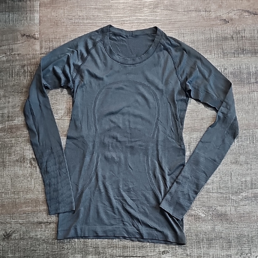 lululemon athletica - Long Sleeve Top